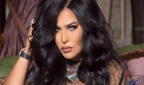 أحلام تسحر جمهورها بإطلالتها رغم أنها تدير ظهرها hair styles beauty long hair styles