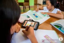 Pendidikan jarak jauh (pjj) sebagai role model pembelajaran utama di era new. Jawa Barat Masih Terapkan Model Pembelajaran Jarak Jauh Antara News