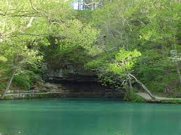 There is a visitor center and a store and grill. Maramec Spring Wikipedia