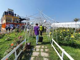 最即時專業的台股大盤, 加權指數, 讓您掌握台股與全球股市關聯脈動, 以及即時買賣力道, 現股當沖, 外資進出成本, 類股表現, 近期表現,法人買賣超,資券增減, 法人累積進出, 十大交易人累積進出, 日k線, 長期歷史k線等多樣資訊. Ko P2l5ec6 L3m