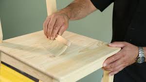 Der lack ist sehr kratzfest und widerstandfähig, er kann für holzmöbel, türen etc. Profi Tipps Zum Lackieren Von Holz Alpina Lackieren