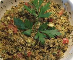 Variation Von Kalt Warmer Quinoa Salat Tabouleh Rezept Quinoa Salat Quinoa Kochen Hauptgericht