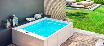 Ecco i nostri consigli con foto e prezzi per installate delle piscine da giardino, sia fuori terra che rigide. Minipiscine Idromassaggio Da Esterno E Interno Piscine Castiglione