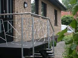 Treppengelander Aus Verzinktem Stahl Und Edelstahl In 2019 Treppengelander Aussen Treppe Und Stahltreppen Aussen