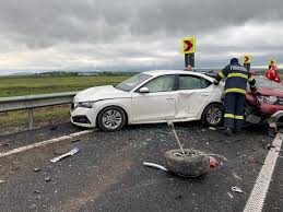 Potrivit ipj bacău, din primele cercetări, polițiștii au stabilit că, un conducător auto de 22 de ani, din onești, în timp ce conducea … AtenÈie Imagini Teribile Accident Cu 11 Persoane Implicate Coliziune Intre 4 Autoturisme Un Tir Si Un Camion Stiri Pe Surse Cele Mai Noi Stiri