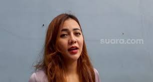 Majelis hakim pengadilan agama (pa) jakarta pusat menjatuhkan putusan verstek karena alfath faathier yang diketahui salah satu pemain persija ini sudah enam kali mangkir dari. Siap Tes Dna Anak Ratu Rizky Nabila Juga Akan Buktikan Tak Berzina