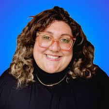 Well, I'm officially an Amazonian—and a San Franciscan! Excited to share  I've started a new role as Social Media & Editorial Program Manager at  Goodreads. P.S.- Knew I'd come to the right