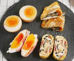 おはようございます 料理家の村山瑛子です 今日は朝食の食卓 そしてお弁当にもかかせない たまご のレシピをご紹介します 味付け卵 卵焼きのアレンジ レンジで簡単にできるハムエッグ そして 具を挟んで折って焼く たたみ レシピ クッキング お弁当