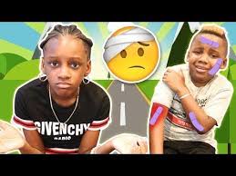 ⚡️ international français (u18/u19), ce jeune attaquant de 20 ans a joué 3 matchs de l1 et 13 de youth. The Boo Boo Song Story Kids Pretend Play With Yaya And Dj Youtube Kids Pretend Play Stories For Kids Song Story