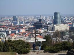 Η μπάνσκα μπίστριτσα (banská bystrica) είναι πόλη στην κεντρική σλοβακία, πρωτεύουσα ομώνυμης περιοχής (κράι). Mpratislaba H Prwteyoysa Ths Slobakias To 2016 Slobakia Ekdotikh Eikona Eikona Apo 74740285