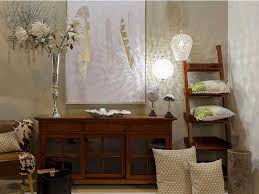 La decoración de un comedor se hace de acuerdo al gusto de cada persona y algo muy personal, pero siempre es recomendable conocer sobre las últimas tendencias en en este artículo se presentan algunas ideas de cómo decorar un comedor que sea del agrado de todos, además que proporciona. Aparadores Diferentes Para Decorar Tu Comedor Original House