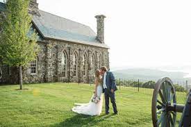Wedding Photos From Top Of The Rock Big Cedar Lodge Table Rock Lake Outside Branson Mo Wedding Top Wedding Pictures Wedding