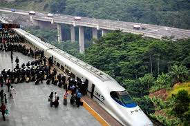 Konstruksi jembatan tersebut memiliki tinggi lebih dari 60 meter dan panjang 160 meter tipe balance cantilever serta dikerjakan dengan metode cor di tempat. Kereta Cepat Jakarta Bandung Butuh Pendapatan Di Luar Tiket