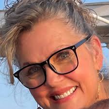 Hi, I'm looking to repaint my current kitchen cabinets and also replace the  worktop from a wooden one to a quartz one. Is it best to paint the cabinets  after the new