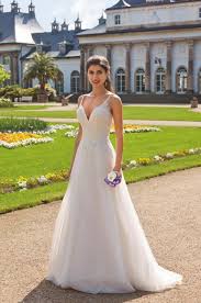 Es gibt durchaus frauen, die second hand brautmode bevorzugen, da sie so das begehrte brautkleid zwar genutzt. Du Baroque Brautmode Und Abendmode Brautkleider Und Abendkleider Hannover Offnungszeiten