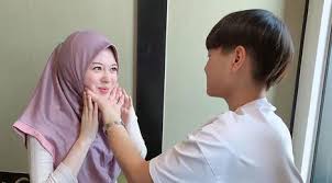 Salam maghrib semua yuk ikut program amal ayana ! Melihat Perubahan Drastis Ayana Moon Lifestyle Fimela Com