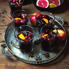 Glogg Die Gluhweinvariante Aus Schweden Rezept Gluhwein Rezepte Weihnachtsrezepte