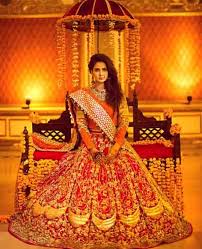 Pakistani Bridal Dresses In Red And Gold Colors 2019 Bridal Mehndi Dresses Bridal Couture Bridal Dresses