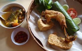 Berikut resep sambal ayam goreng paling sedep yang bisa anda coba. Ayam Goreng Jakarta Inilah Ayam Dan Nasi Goreng Asal Cianjur Yang Hijrah Ke Jakarta