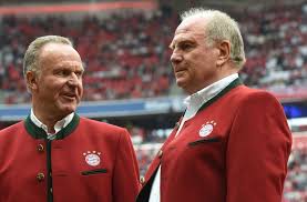 Wie bild, welt, sport bild und kicker am dienstagvormittag berichten. Karl Heinz Rummenigge Und Uli Hoeness Vom Fc Bayern Absurdes Theater Fussball Stuttgarter Zeitung