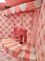 The austin exhibit will have 12 installations in the brand's signature bubblegum pink; Everything You Need To Know About The Museum Of Ice Cream In San Francisco