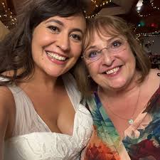 Out of 10, only 5 eggs hatched. First 2 one day, 2nd 2 next day, yesterday  1 more. Is that ut? Is it normal for so many to not hatch? She's still