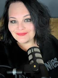 Tina Arnold's Instagram, Twitter & Facebook