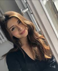 Mahluna - exposed tits