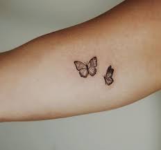Die Beste Schmetterling Tattoos Sammlung Sie Jemals Dieses Schone Insekt Gesehen Simple Tattoos For Women Butterfly Tattoos For Women Unique Butterfly Tattoos