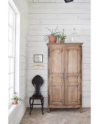Check spelling or type a new query. Joanna Gaines Auf Twitter Our Farmhouse Was Built In The 1880 S And The Original Shiplap We Found Underneath The Drywall Is One Of My Favorite Things About It Oh If These Walls