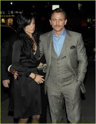 Choose an option 36 38 40 42 44 46 48 50 made to measure. How To Dress Like Daniel Craig In A Three Piece Suit
