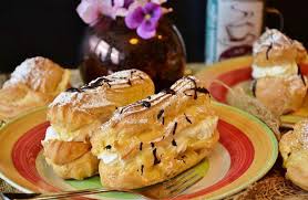 Oats merupakan bentuk domestikasi dari jenis tanaman setengah liar avena fatua yang sudah nama fonio (dipinjam oleh inggris dari perancis) berasal dari wolof foño. Pengen Gigit 10 Pastry Khas Perancis Pendamping Ngopi Ada Kue Napoleon Start From 2 Photo Photography Service