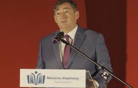 Find and follow posts tagged mészáros lőrinc on tumblr. Valik Meszaros Lorinc Es Felesege Szmo Hu