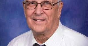 Tami Arnold's Instagram, Twitter & Facebook