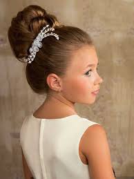 To them, there's a whole art behind the hairstyle of their little girls. 1001 Ideas For Adorable Hairstyles For Little Girls