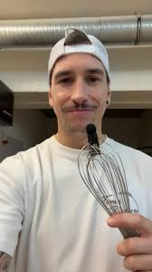 Hallo zusammen, Ich möchte mich kurz bei euch vorstellen. Mein Name ist  Thomas(Tom) Günther. Seit 10 Jahren bin ich meinem Handwerk treu und habe  2017 meinen Bäckermeister gemacht. Mit Übernahme des Backhauses