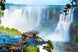 Argentines of european descent constitute the majority of argentina's population. Iguazu Falls Gigantische Wasserfalle Urlaubsguru