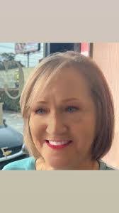 Melissa Bonnett's Instagram, Twitter & Facebook