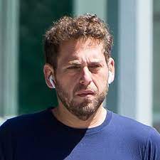 Jonah hill has transformed himself for a number of roles,. Jonah Hill Looks Almost Unrecognisable Buffer Than Ever In Muscle Bearing Tee 9celebrity