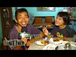 Komedian dede sunandar menceritakan titik terendah dalam hidupnya itu. Dede Karen Dansa Di Ultah Pernikahannya Diiringi Alunan Suara Zaskia Dahsyat 22 Okt 2015 By Rcti Entertainment