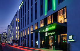Breakfast served at 6am which was good for early flights. Holiday Inn Dusseldorf City Toulouser All In Dusseldorf Hotel De