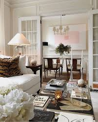 La Sofisticata Chicago Home Di Josh Young Decor Inspiration At Home With Josh Young Chicago In 2020 Living Room Decor Neutral Home Decor Living Room Designs