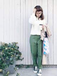 大人女子のおしゃれスニーカーコーデ カラー別の春スタイリングをご紹介 folk カジュアルウェア ファッション レディース 着こなしいろいろ