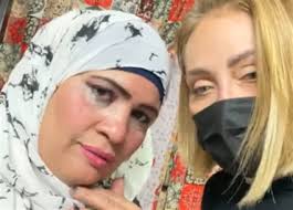 لم تتمالك الفنانة نيللي كريم دموعها بسبب كلمات الإطراء التي امطرتها بها المذيعة منى الشاذلي، لحظة ترحيبها بها في برنامجها معكم. Dooc106ieyhmtm