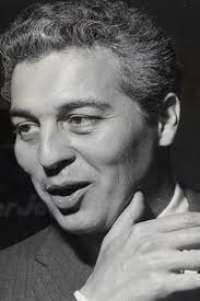 Sydney Chaplin : sa biographie, filmographie, et quelques photos