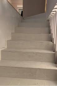 Comment Moderniser Un Escalier En 4 Etapes Escalier Carrele Escaliers Maison Escalier