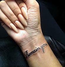 Untuk contoh tato tulisan yang kecil dapat di terapkan dengan cantik dan keren pada jari jemari anda, desain tulisan dapat berupa kata, ataupun sebuah kalimat pendek favorit anda. 21 Gambar Tato Tulisan Terbaru Desain Gambar Tato Tulisan Huruf Keren Senitato Net 10 Contoh Tato Tulisan Keren Tattoos Red Ink Tattoos Small Wrist Tattoos