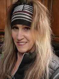 Mary-Claire King discovers breast cancer gene