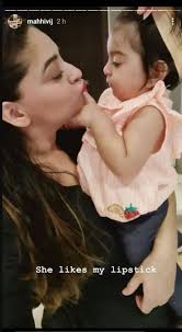 Tara Jay Bhanushali Loves Mommy, Mahhi Vij's Lipstick, Tries To Eat It As  She Gives A Peck