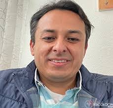 Hector Pelayo's Instagram, Twitter & Facebook